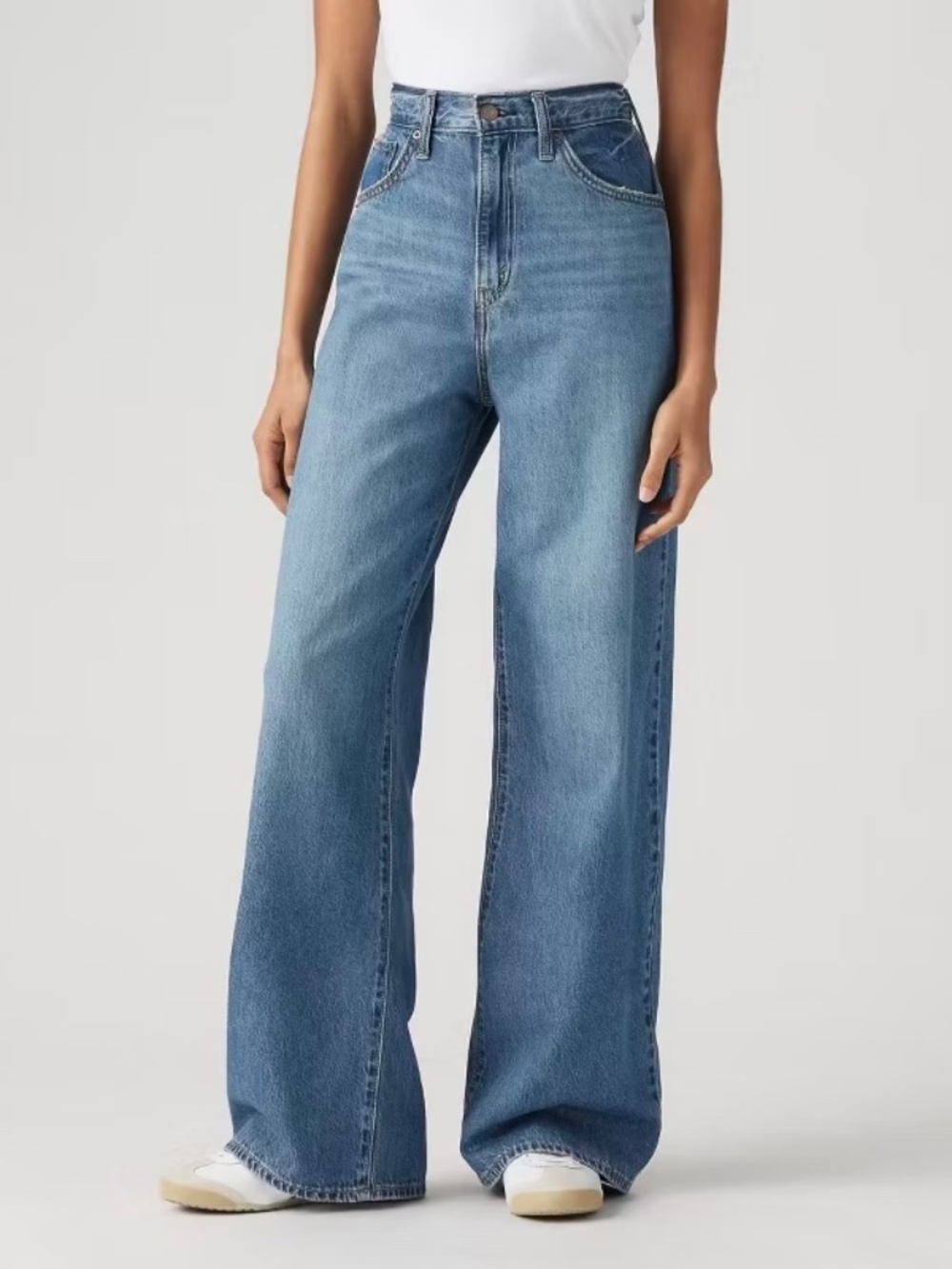 Levi's Cinch Baggy Women’s Jeans - 28 x 31 - Chasing Dreams Medium Wash - NWOT